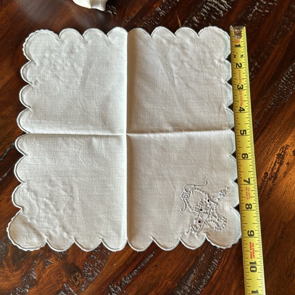 Set of 4 Vintage Napkins-White/Blue Embroidery Detail-Cotton - Picture 11 of 11
